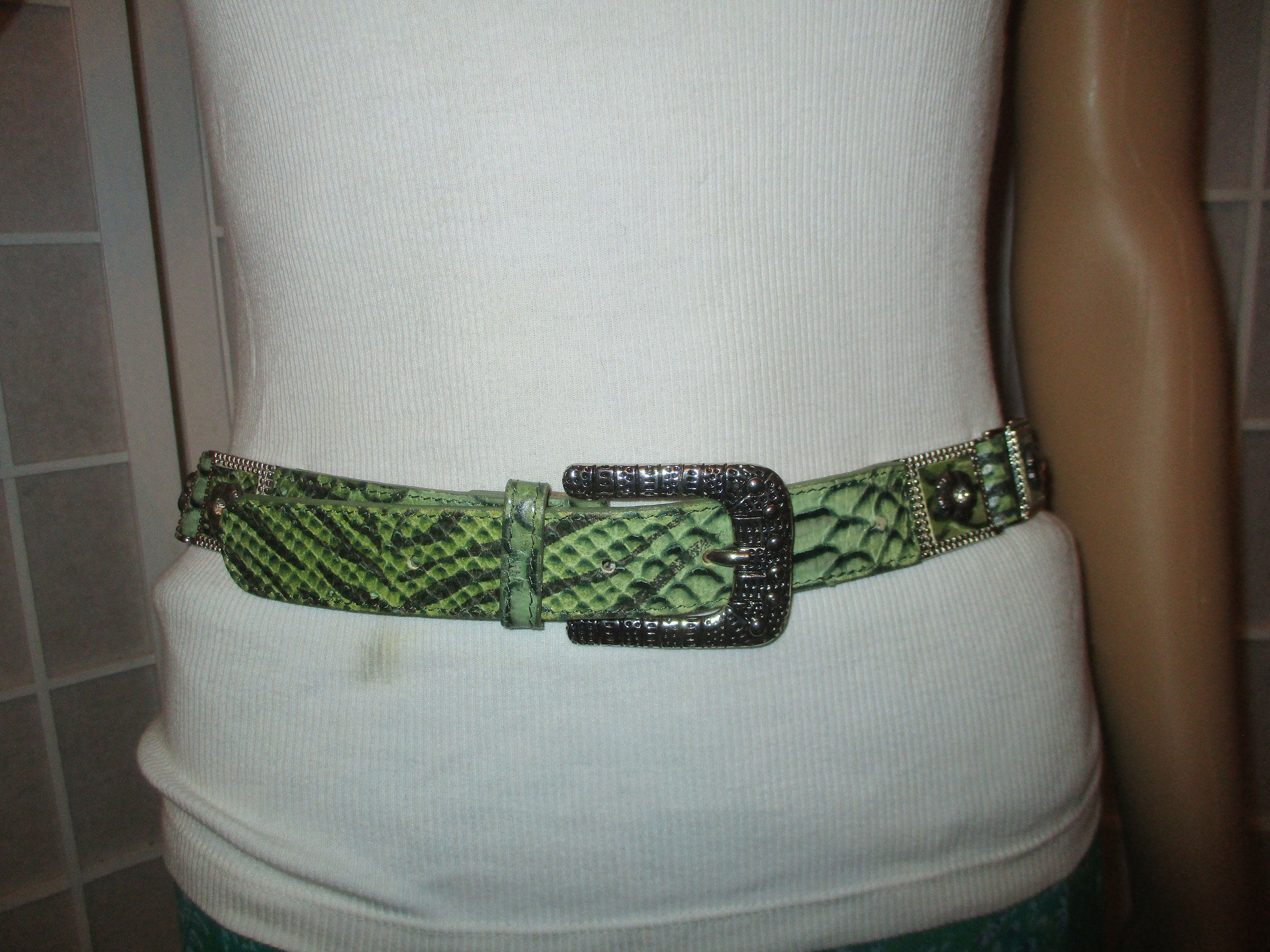 Woman’s Snake Skin Sea-foam Green Waist Belt with Chunky Metal Closure ABP leather belt + steel buckle - Shiny python – Atelier du  main image 2