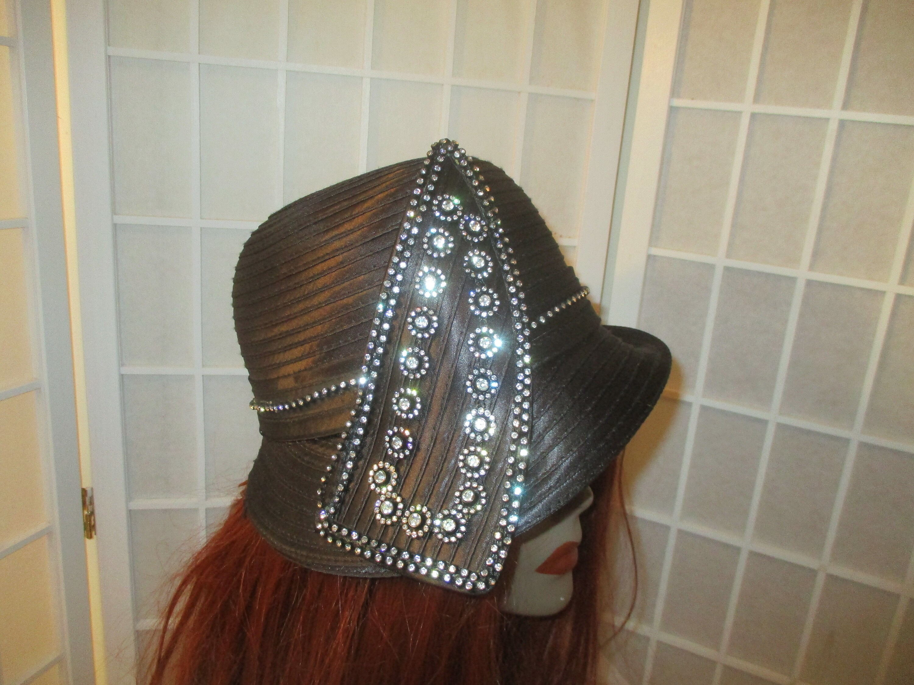 Vintage Swan Hat New York Art Deco Rhinestone Trim Fedora  display picture 1