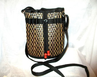 Saraye woven drawstring handcrafted woven backet bag