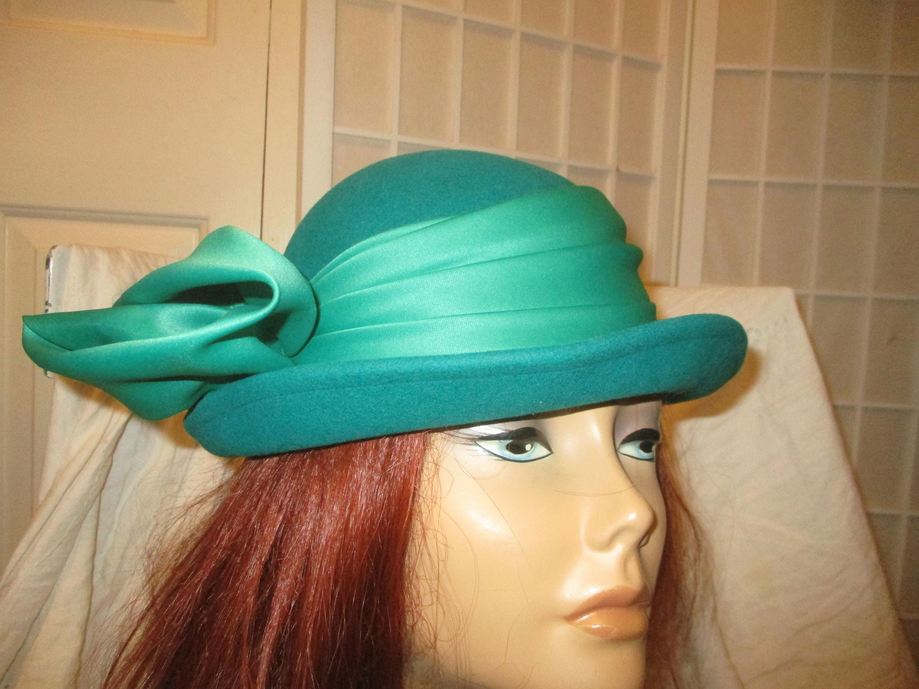 Adolfo II Green Wool Felt Cloche/fedora Hat - Etsy Israel display picture 1