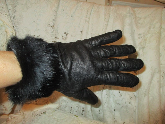 Cashmere lined leather gloves with rabbit fur trim