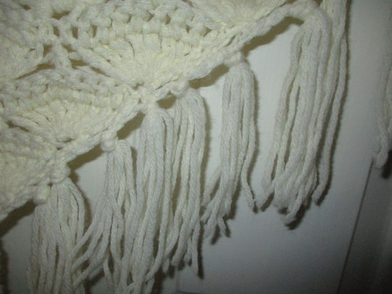 crocheted fringed shawl - image 7