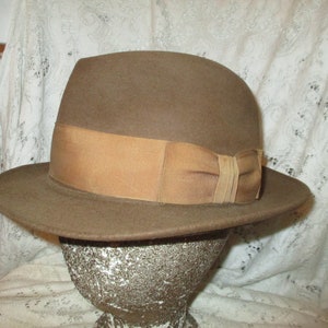 Dobbs Fifth Avenue wool felt fedora size 7 1/8