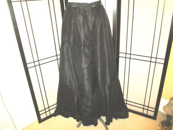 antique Victorian 1880's ruffled petticoat