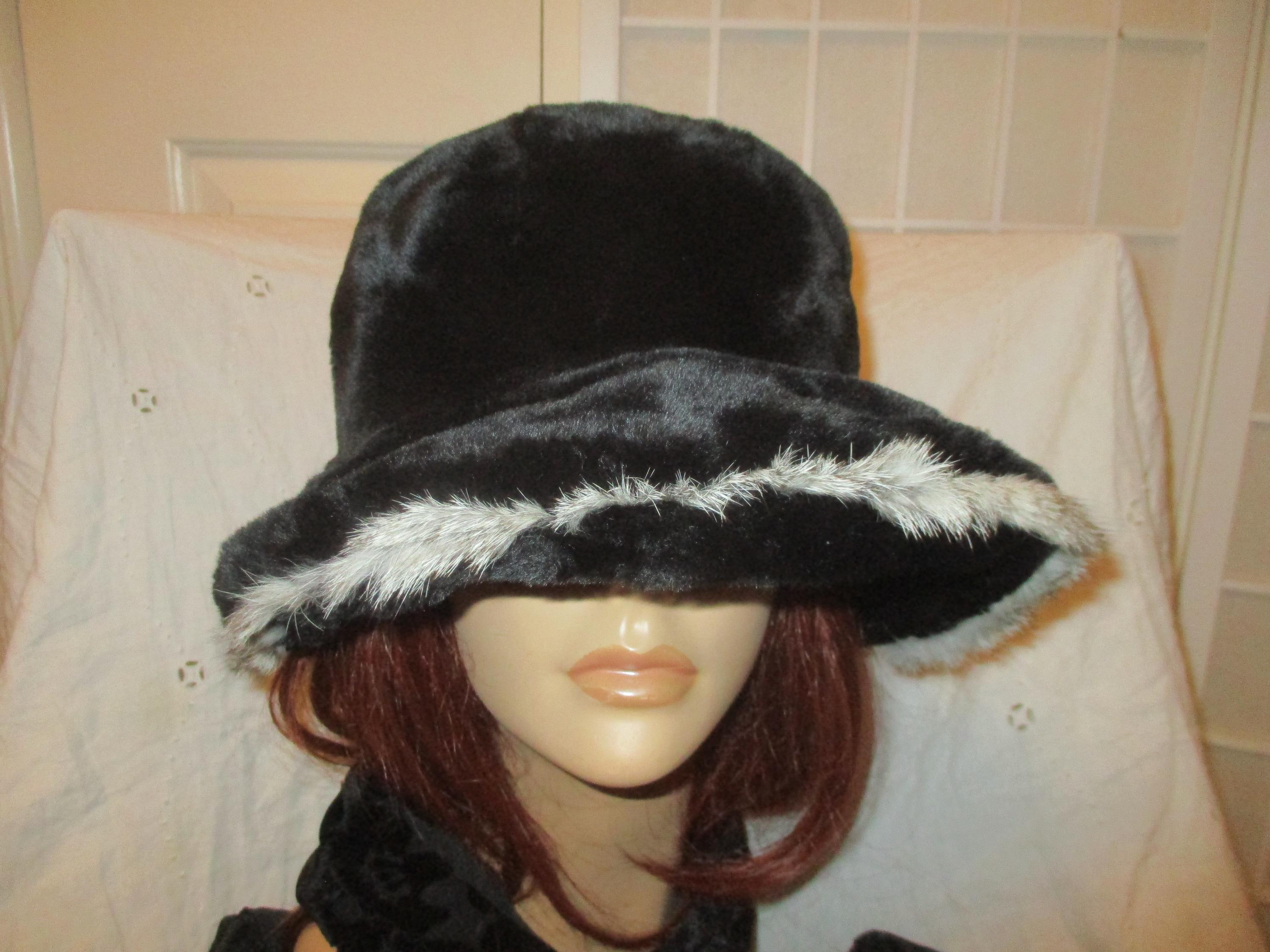Preston&York Faux Fur Trimmed Winter Hat and Gloves Set Preston & York Gloves Women S Black Quilted Fur Trim Cuffs  main image 3