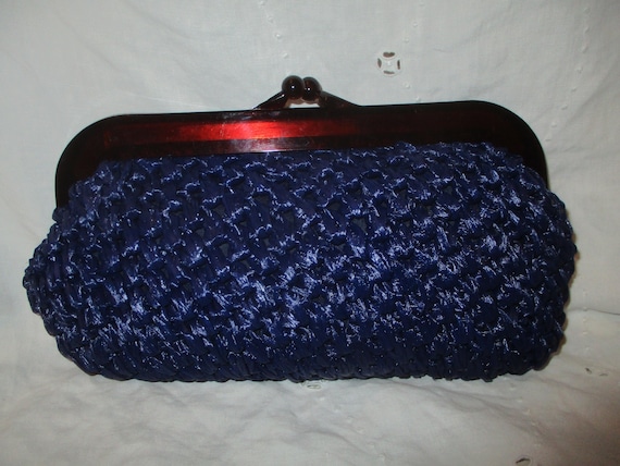 vintage La Regale straw kiss lock clutch View 6
