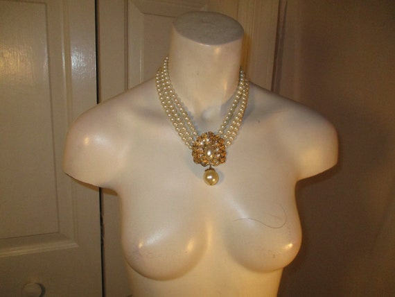 Faux pearl triple strand dangle pendant necklace - image 2