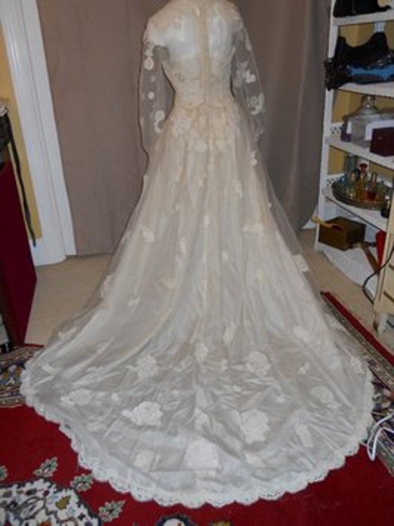 Vintage hand made wedding gown XS - image 3