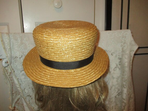 Straw boater hat with berries and purple flower - image 5