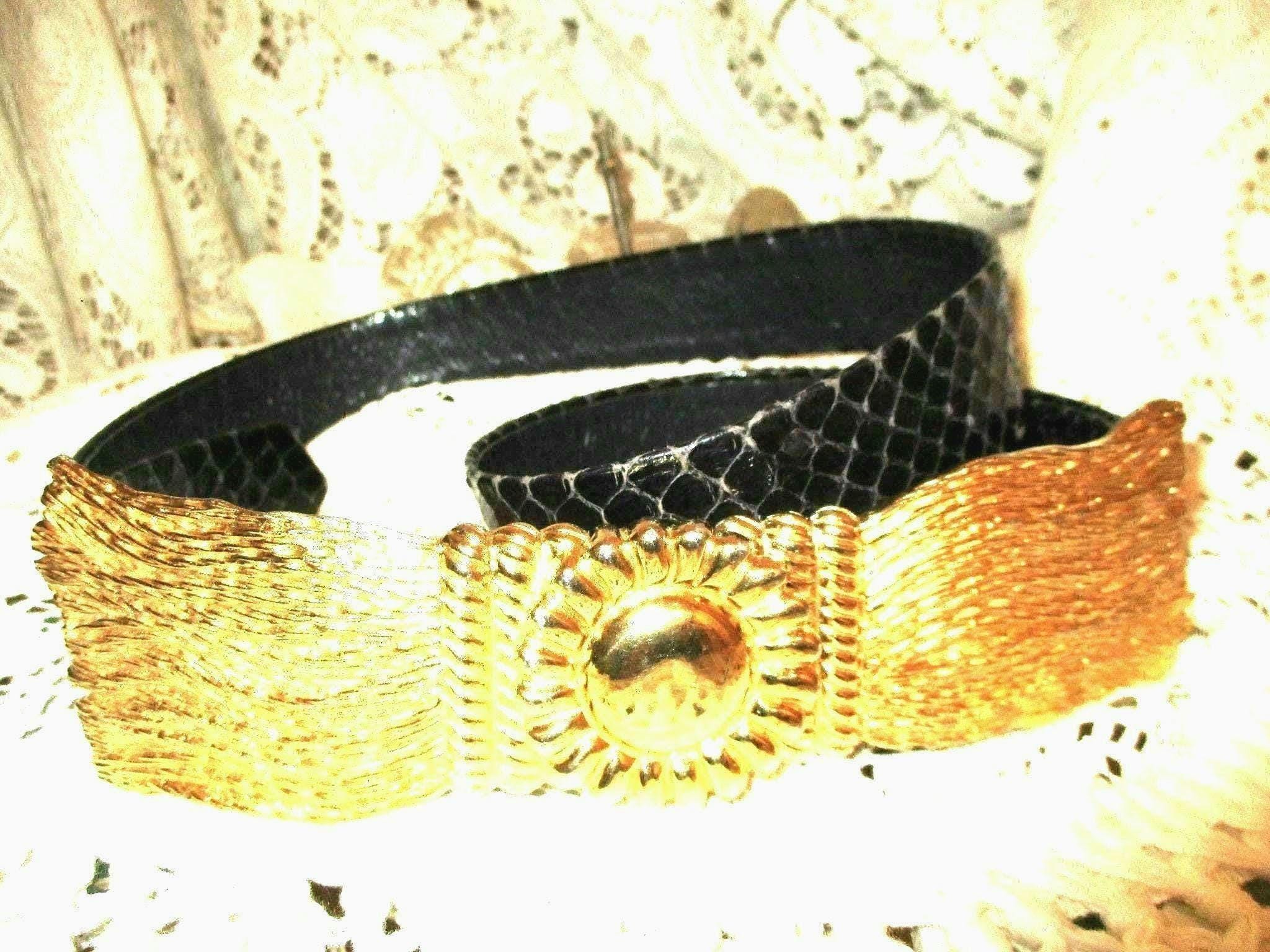 Accessocraft Belt. ACCESSOCRAFT NYC Gold Tone Omega Coil Chain Bow Belt S-M  main image 4