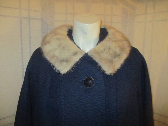 Full cut wool coat with mink collar - image 2