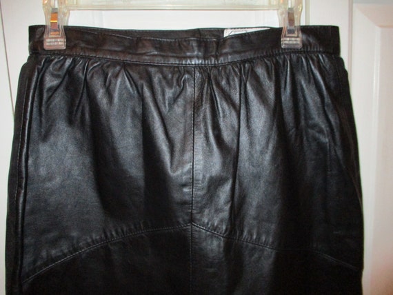 Vintage La vogue black leather skirt - image 5