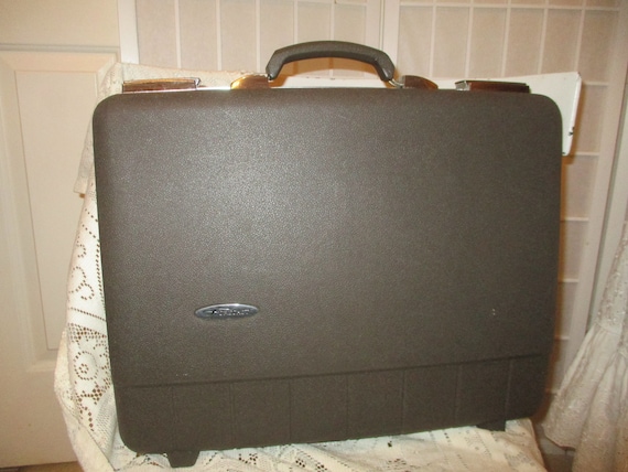 Forecast vintage hard shell briefcase, luggage, t… - image 4