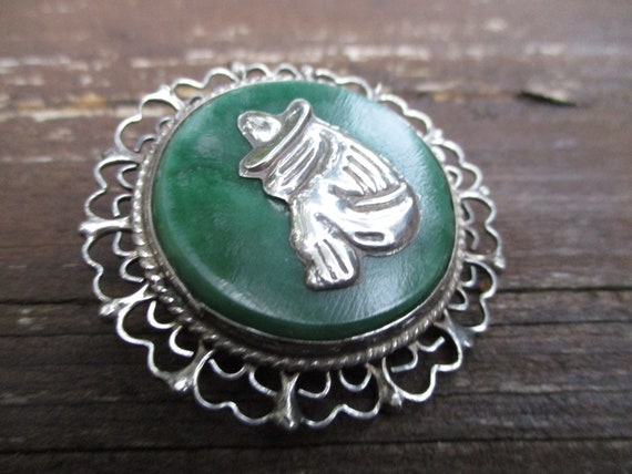 Mexican silver siesta pin with green stone - image 6
