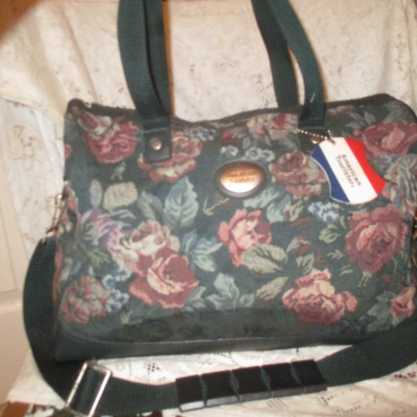 American Tourister tapestry duffle/tote/weekend travel bag