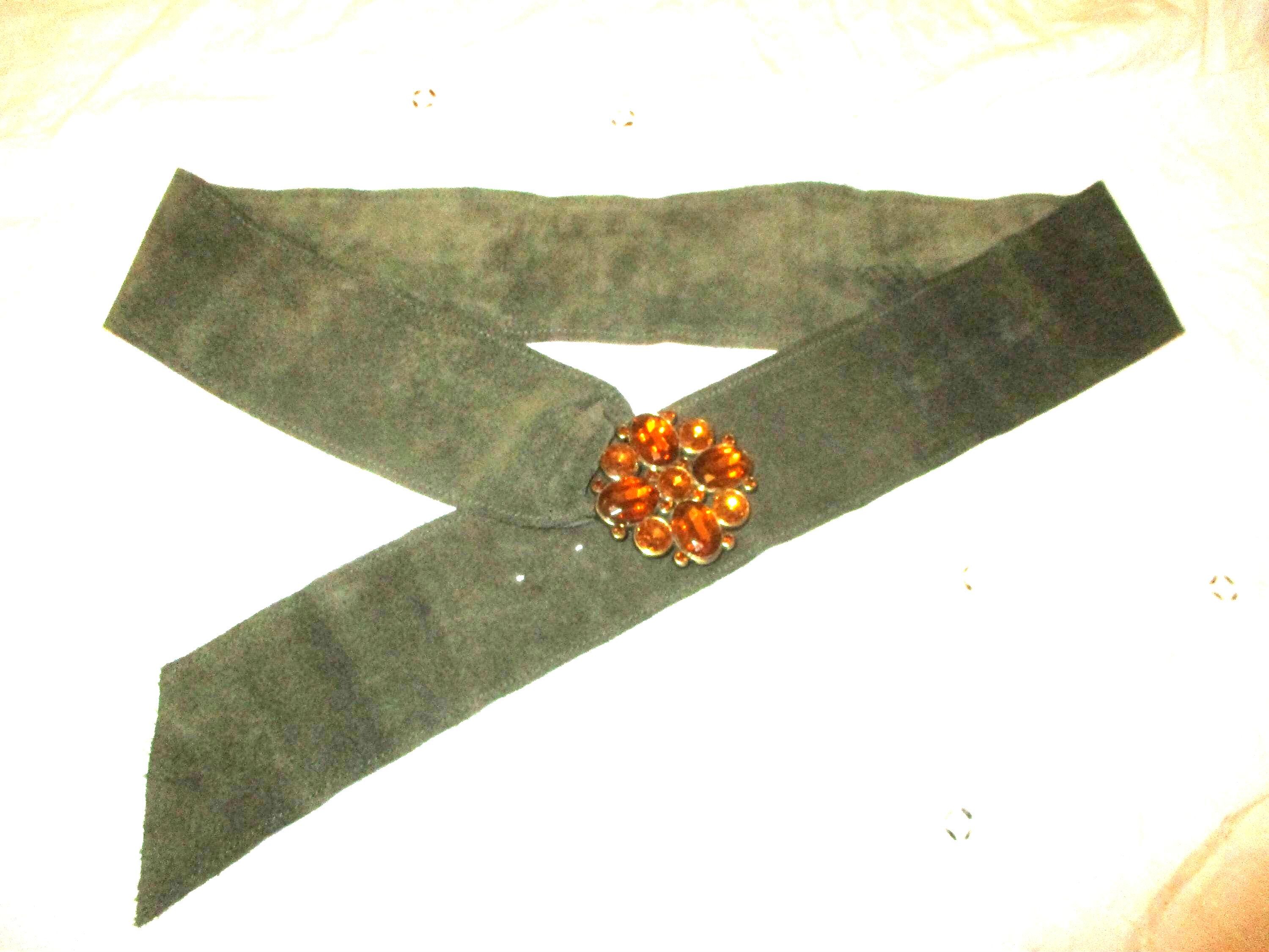 Vtg Katherine Alliston Designs Black Fabric Belt with Gold Accent, Size S/M Garage Sale at 417 Windsor Way with Free Treadmill and Skincare main image 4