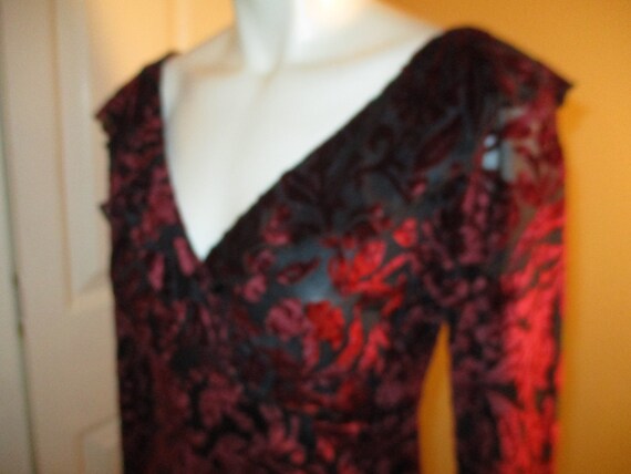 Moda International velvet cut out dress - image 8