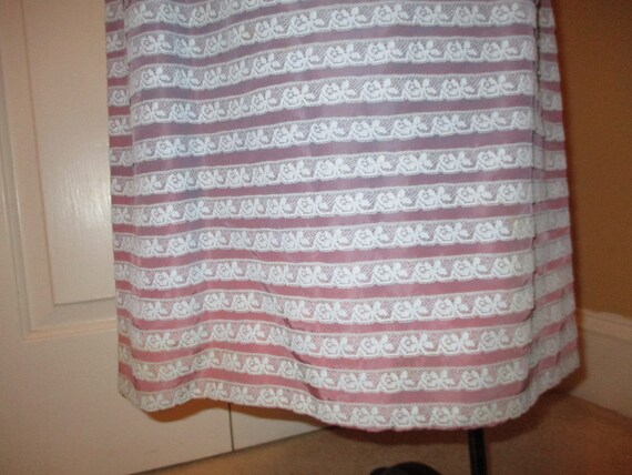 Minx Modes taffeta & lace wiggle dress - image 9