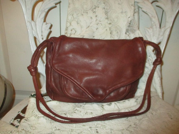 Sinikka leather shoulder bag - image 9