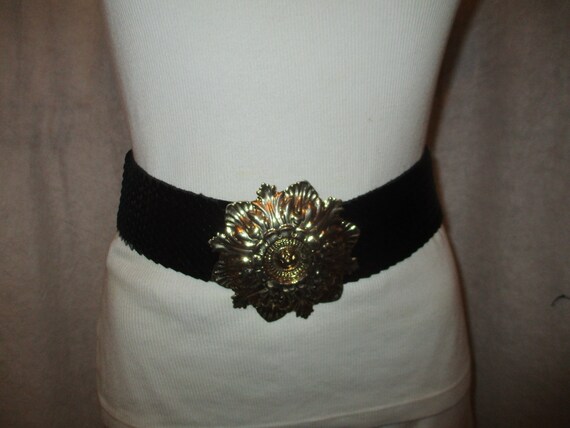 wide  stretch belt with large medallion buckle - image 2