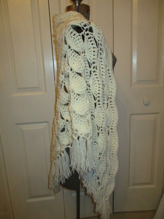 crocheted fringed shawl - image 3