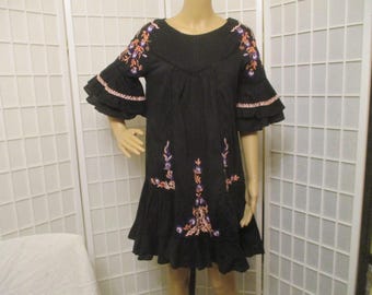 Vestido mini bohemio de algodón con bordados vintage de Free People