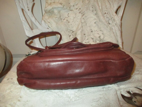 Sinikka leather shoulder bag - image 8