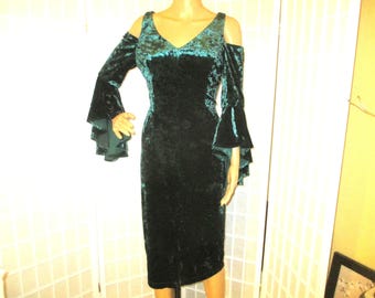 green emerald velvet dress Shondra Midi Velvet Dress – Maggy London