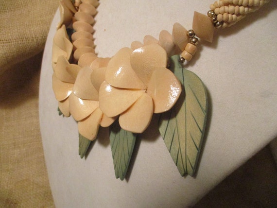 carved wood flower necklace - image 4