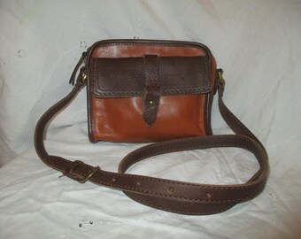 1937 Accessories leather cross body/shoulder bag