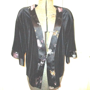 Jessica Howard jacquard trim velvet kimono style 3/4 sleeve jacket