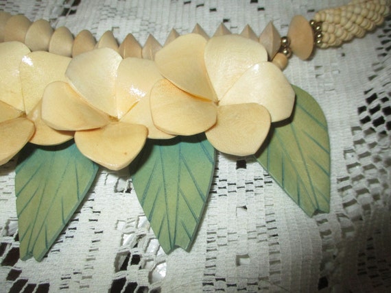 carved wood flower necklace - image 10