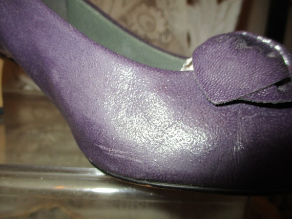 connie faux leather purple pumps 7 - image 10