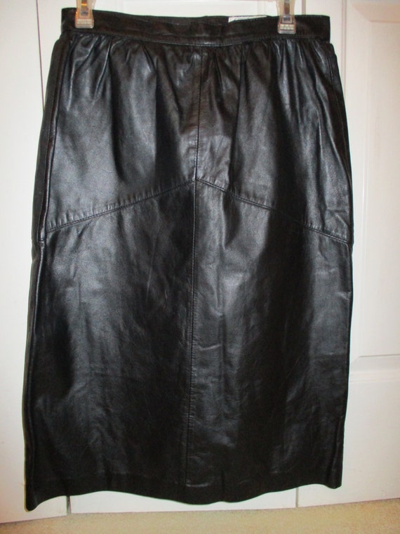 Vintage La vogue black leather skirt - image 2