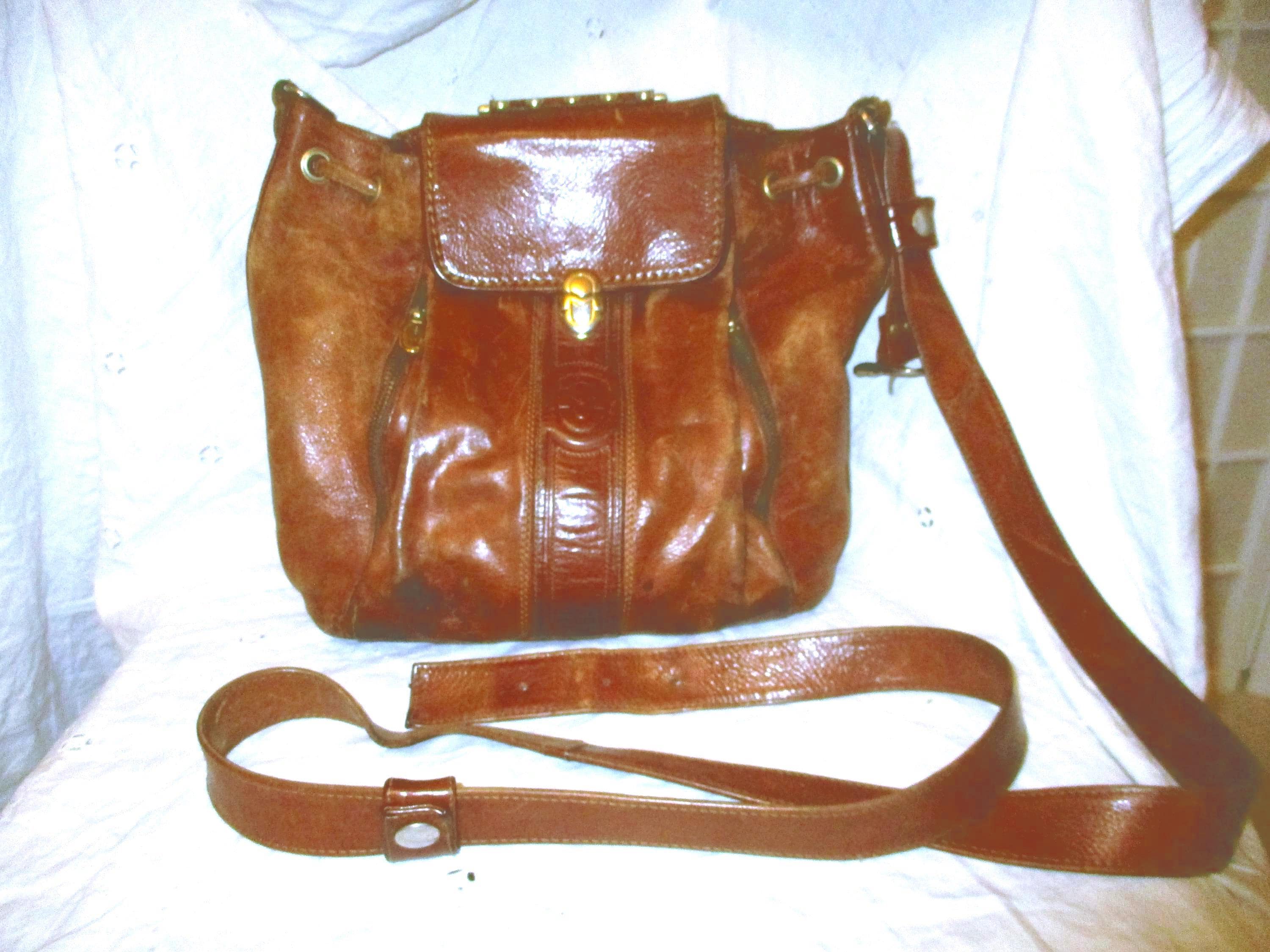 Marino Orlandi Vintage DISTRESTED Leather Crossbody/shoulder 
