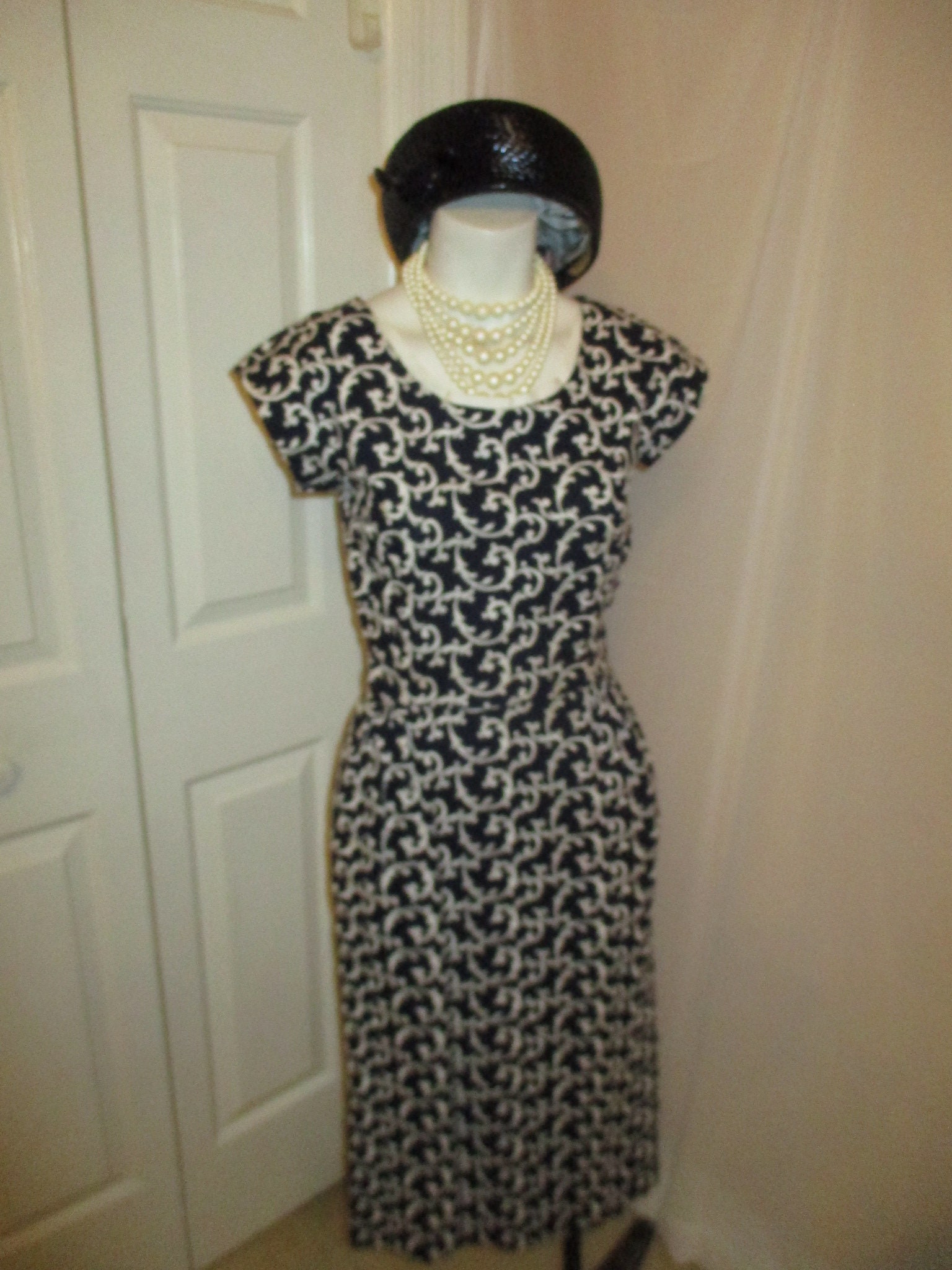 slim fit dress slacks Small 70s Retro Houndstooth Wiggle Dress – Flying Apple Vintage main image 0