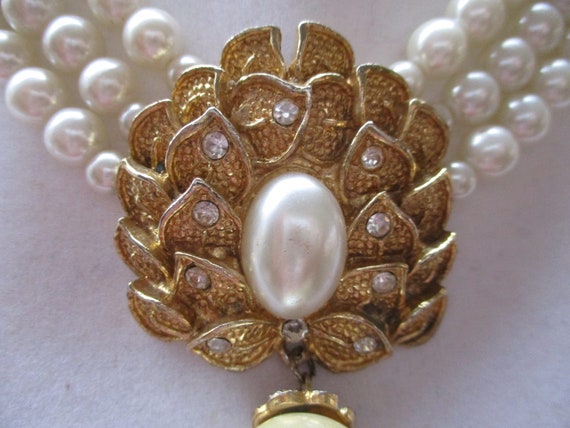 Faux pearl triple strand dangle pendant necklace - image 5