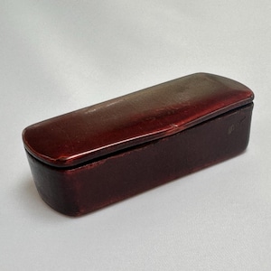 Antique Lacquered Paper Mache Snuff Box: Reddish Brown Finish