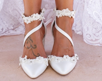 floral wedding shoes, bridal pumps shoes, wedding pointed heels, white wedding shoes, block heels wedding, wedding shoes for bride, LILIANE