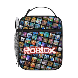 Op de afbeelding: Zwarte lunchbox met een kleurrijk ontwerp met verschillende Roblox-spelfiguren en het woord "ROBLOX" in rode letters.