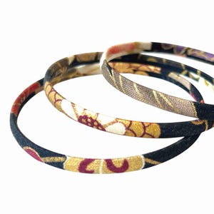 Japanese Handcrafted Bangle Bracelet with Chic Floral Pattern in Black and Gold - Unique Handmade Jewelry - Ethnic Fashion - Elegant Gift
