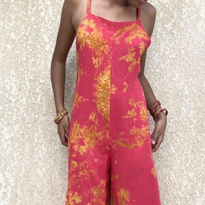 Women&#39;s long dungarees in red and ochre tie-dye – Hand-dyed artisanal fabric – Thin straps, smocked back – 2 sizes S or M