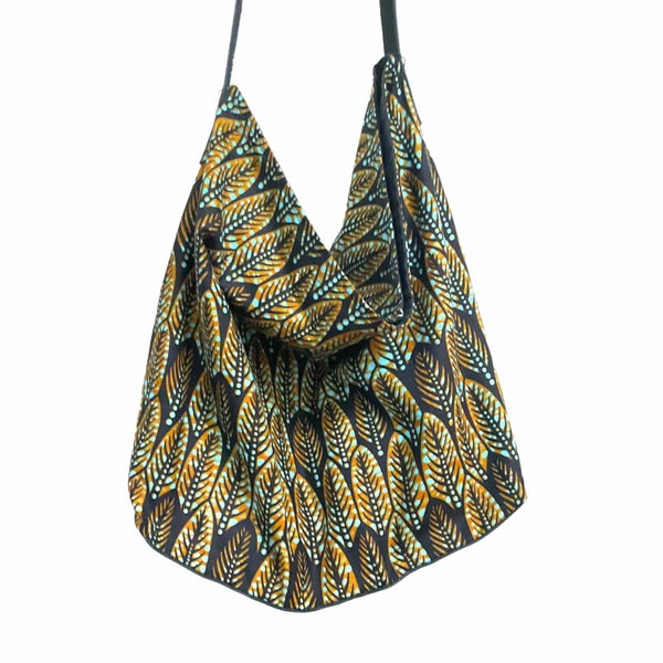 Sac bandoulière en tissu wax Africain, un sac décontracté écologique avec fond et anses en cuir recyclé, imprimé graphique Kaki/Bronze/Noir