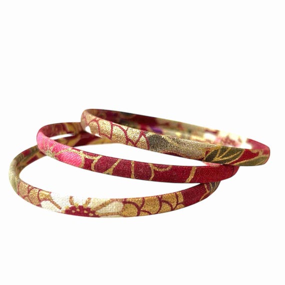 Japanese Bangle Bracelet, Pink and Gold Floral Pattern on  display picture 2