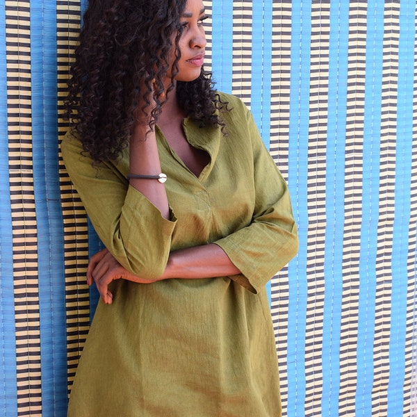 Chemise longue d'été ou tunique manche trois-quart en coton Africain et teinture artisanale, une élégance décontractée en Coton Kaki