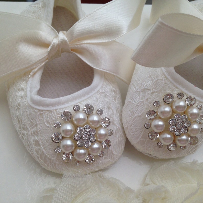 Ivory / off white lace baby shoes, Newborn beige christening and baptism baby shoes, Cream lace rhinestones crib shoes 