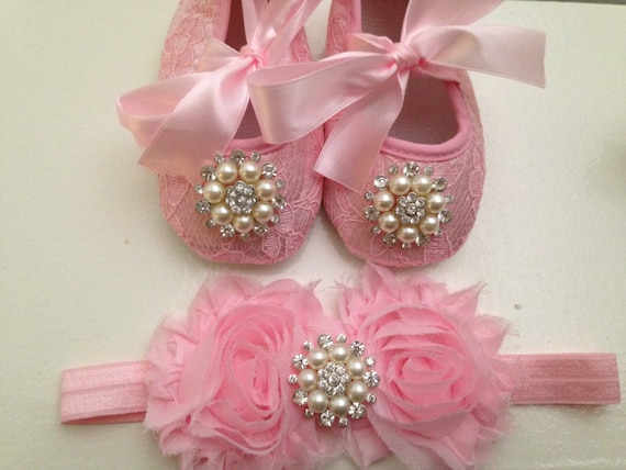 lace baby shoes