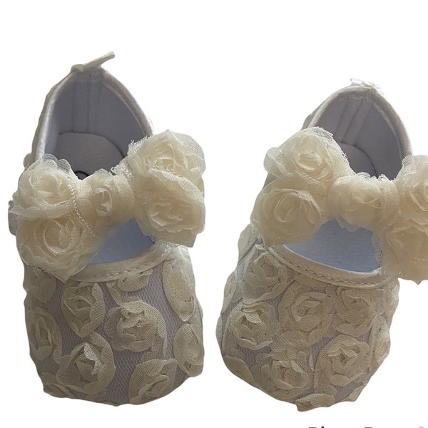 Baby off white/ ivory rosette shoes, Newborn Baptism and christening cream rosette shoes, Beige pearl flower crib shoes