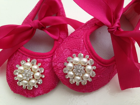 lace baby shoes