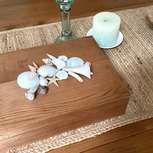 Vintage Handmade Coastal Decor Wooden Box with Lid and Shells Remote Storage Decorative Accessories Jewelry Box Storage Box Beachy Decor